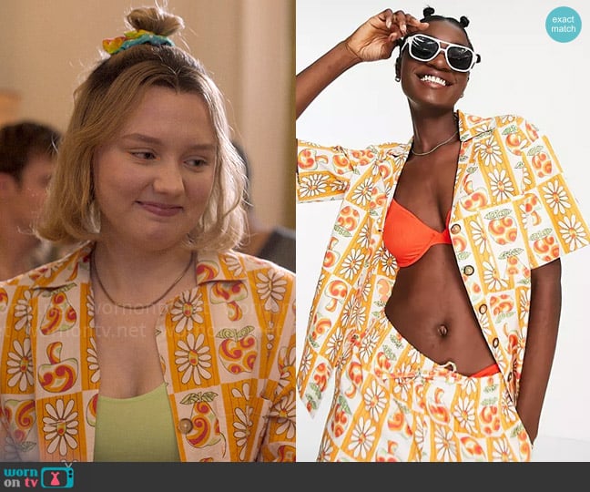 Damson Madder Flower print boxy shirt in orange worn by Darcy Olsson (Kizzy Edgell) on Heartstopper