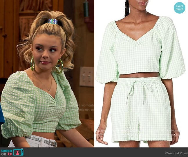 The Drop Maliah Cropped Sweetheart Neckline Puff Sleeve Top worn by Destiny Baker (Mallory James Mahoney) on Bunkd
