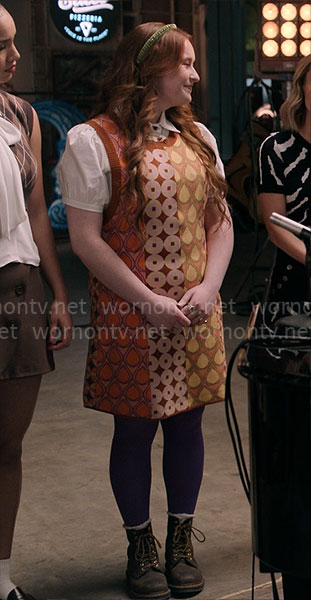 Ashlyn’s retro printed shift dress on High School Musical The Musical The Series