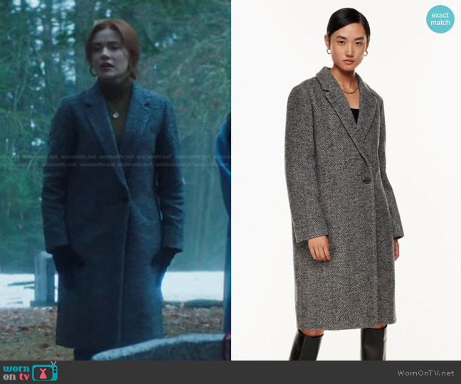 Babaton The New Stedman Coat in Herringbone worn by Nancy Drew (Kennedy McMann) on Nancy Drew
