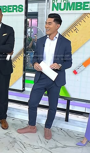Brian Cheung’s pink sneakers on Today