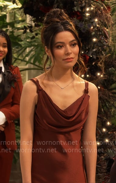 Carly’s bridesmaid dress on iCarly