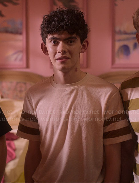 Charlie’s striped sleeve t-shirt on Heartstopper