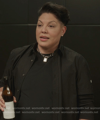 Che’s black layered shirt on And Just Like That
