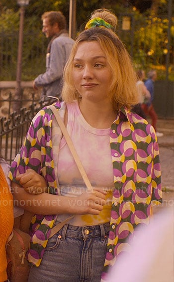 Darcy’s geometric shirt and tie dye top in Paris on Heartstopper