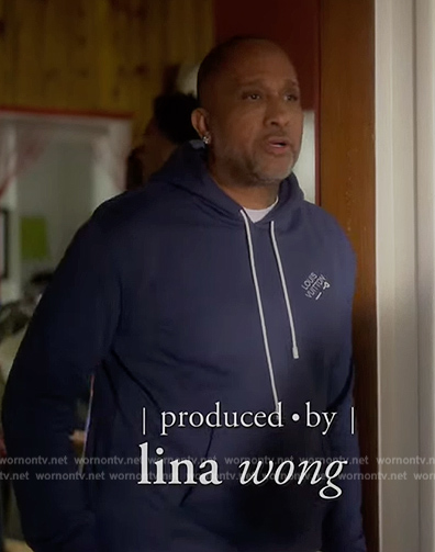 Derek Wright’s blue hoodie and sweatpants on Grown-ish