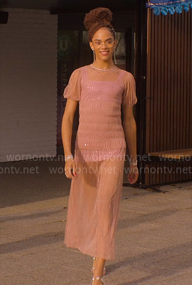 Elle’s sheer pink dress on Heartstopper