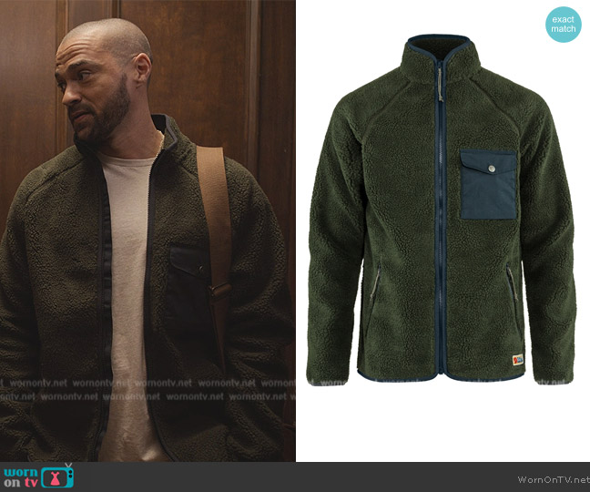 FjallRaven Vardag Pile Fleece worn by (Jesse Williams) on Only Murders in the Building