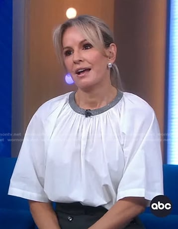 Jennifer’s white jewel neck top on Good Morning America