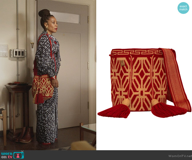 Jenny on the Go Majayura Medium Bag worn by Dr. Nya Wallace (Karen Pittman) on And Just Like That
