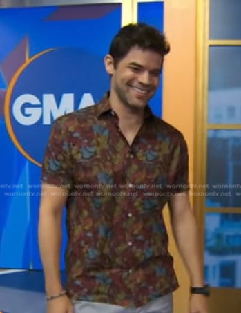 Jeremy Jordan’s brown printed short sleeve shirt on Good Morning America