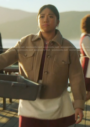 Jesse’s beige cropped shirt jacket on Nancy Drew