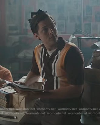 Jugheads brown stirpe polo on Riverdale