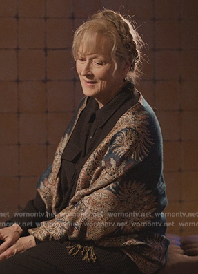 Lorretta’s teal floral robe on Only Murders in the Building