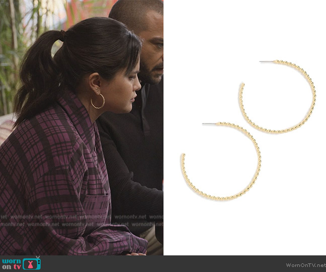 Pavé Ball Chain Hoop Earrings worn by Mabel Mora (Selena Gomez) on Only Murders in the Building
