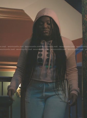 Lynae’s pink print cropped hoodie on The Chi