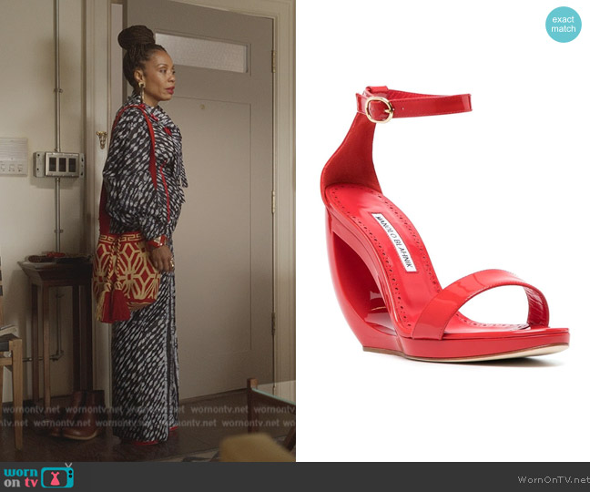 Manolo Blahnik Rocar 120m sandals worn by Dr. Nya Wallace (Karen Pittman) on And Just Like That