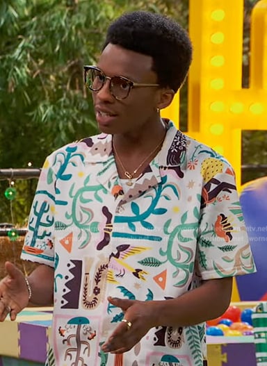 Noah’s white printed shirt on Bunkd