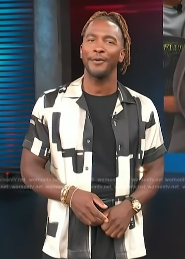 Scott’s abstract print shirt on Access Hollywood