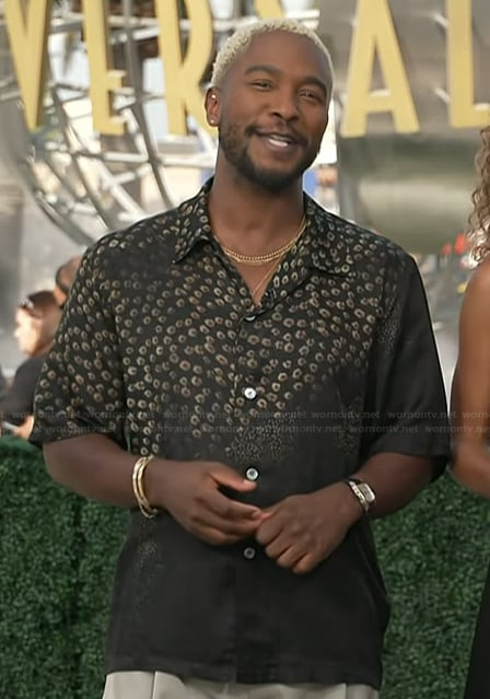 Scott’s black floral print shirt on Access Hollywood