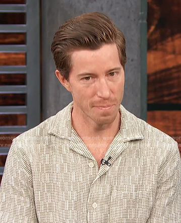 Shaun White’s textured button down shirt on Access Hollywood