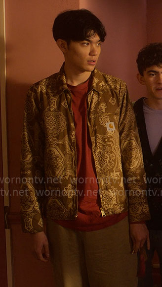 Tao’s brown printed jacket on Heartstopper