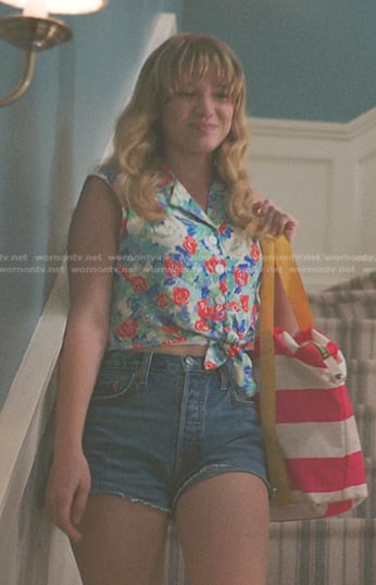 Taylor’s floral tie front top on The Summer I Turned Pretty