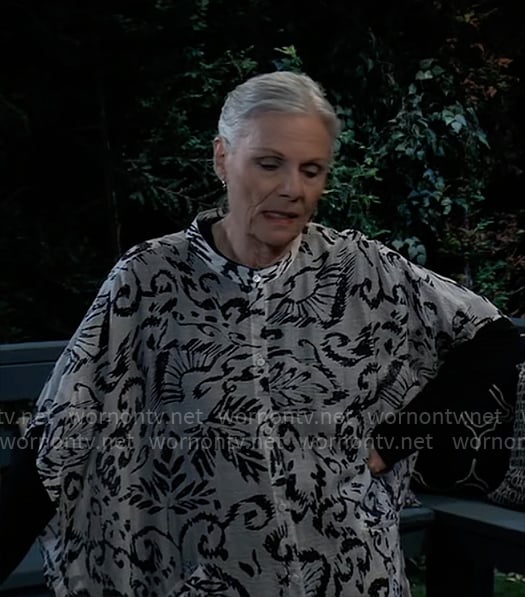 Tracy’s black and white printed kaftan on General Hospital