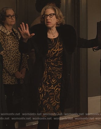 Uma’s black abstract print dress on Only Murders in the Building
