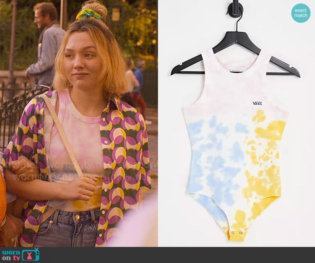 Vans Tie Dye Bodysuit worn by Darcy Olsson (Kizzy Edgell) on Heartstopper