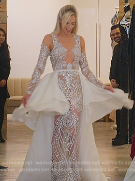 Alexandra’s wedding gown on Selling the OC