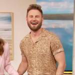 Bobby Berk’s beige floral print shirt on E! News