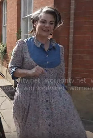 Caitlin Moran’s floral shirtdress on CBS Mornings