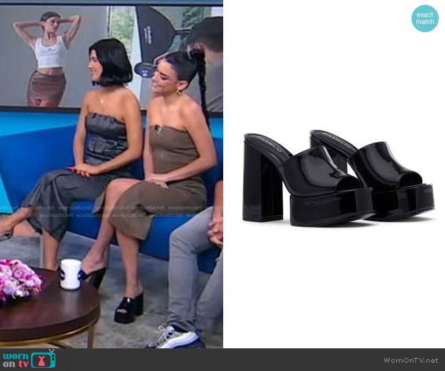 D'Amelio Footwear Ravina Platform Slide in Black worn by Dixie D'Amelio on Good Morning America