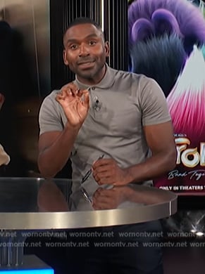 Justin’s gray polo on E! News