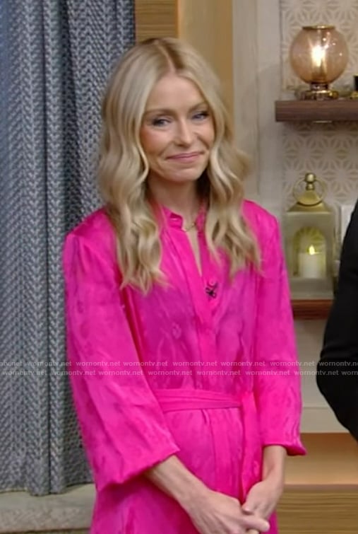 Kelly’s pink shirtdress on Live with Kelly and Mark
