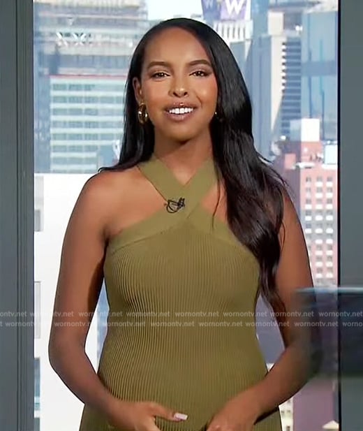 Mona’s green ribbed cross neck dress on Extra