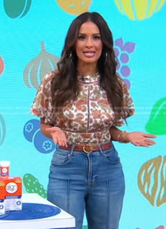 Rocsi Diaz’s paisley print top and jeans on Good Morning America