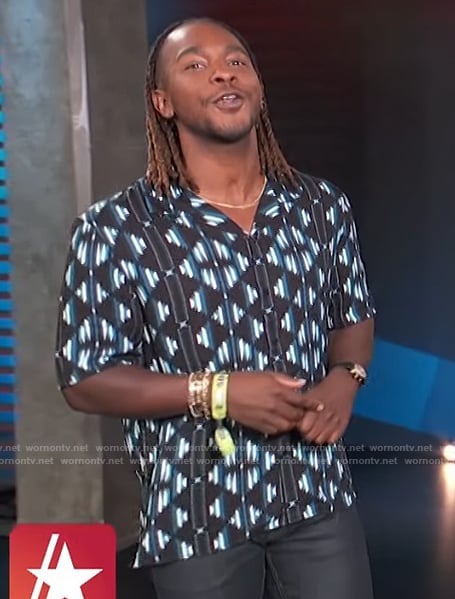 Scott’s blue printed shirt on Access Hollywood