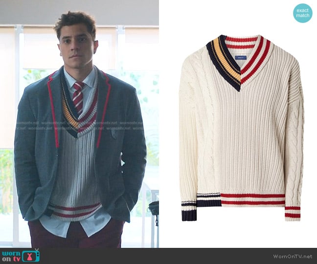 Gant Patched Cricket V-Neck Sweater worn by Iván Carvalho (André Lamoglia) on Elite