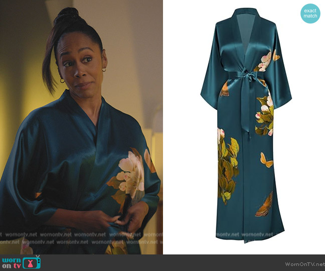 Kim + Ono Washable Silk Kimono Robe Long in Floral Print worn by Lola Carmichael (Simone Missick) on All Rise