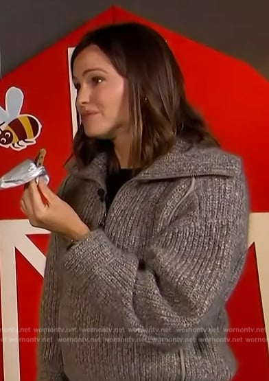 Jennifer Garner’s gray knit collared sweater on Access Hollywood