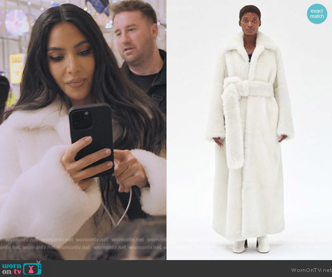 Celine Off White Fluffy Shearling Oversize Coat worn by Kim Kardashian (Kim Kardashian) on The Kardashians