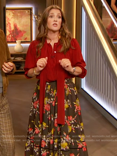 Drew’s black floral print skirt on The Drew Barrymore Show