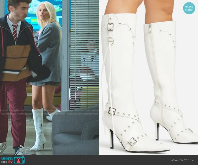 Ego Gunner Eyelet Buckle Detail Boots in Cream Faux Leather worn by Isadora Artinan (Valentina Zenere) on Elite