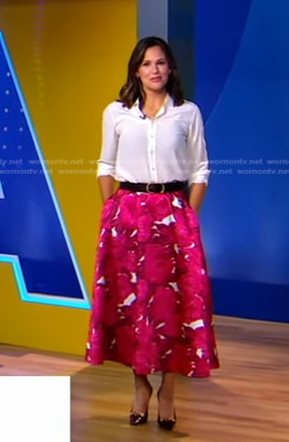 Jennifer Garner’s pink rose print midi skirt on Good Morning America