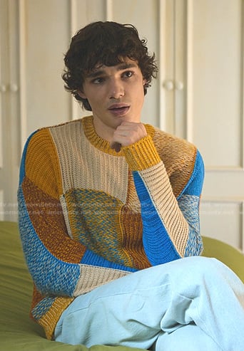 Joel’s yellow colorblock knit sweater on Elite