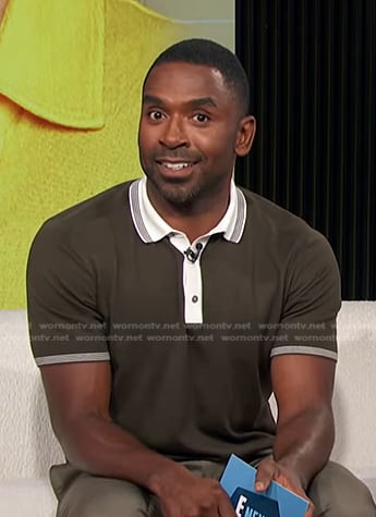 Justin’s olive green contrast collar polo shirt on E! News