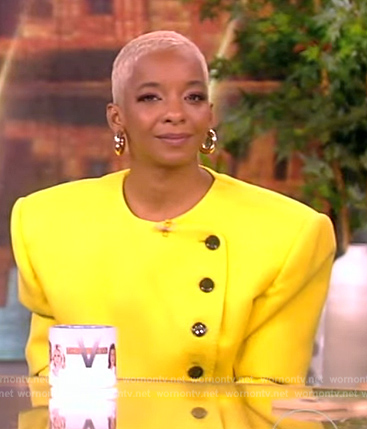 Kara Young’s yellow padded shoulder jacket on The View