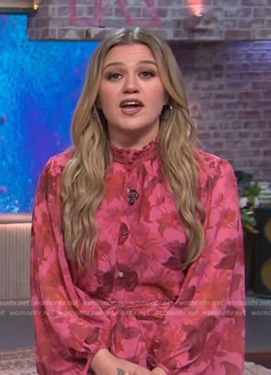 Kelly’s pink floral print dress on The Kelly Clarkson Show